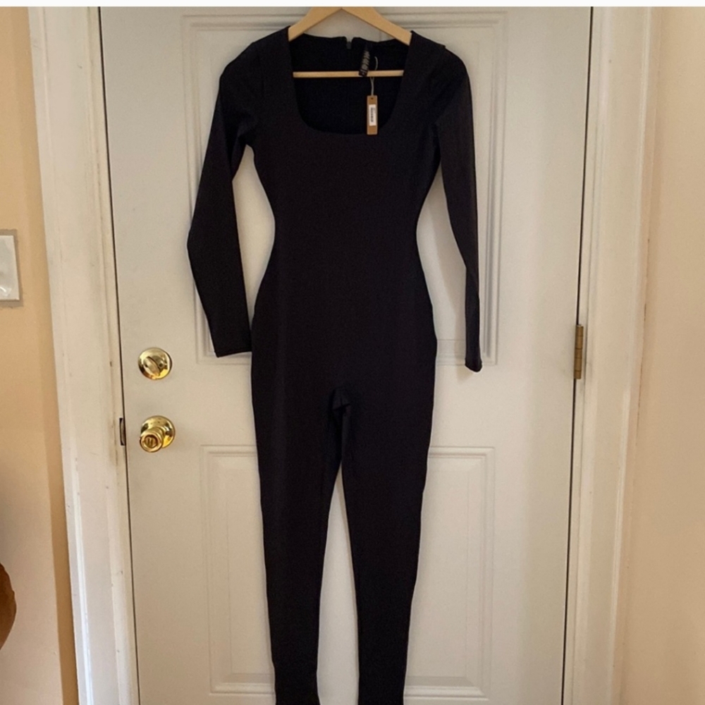 Skims full body long sleeve bodysuit/catsuit NWT square neck onyx small